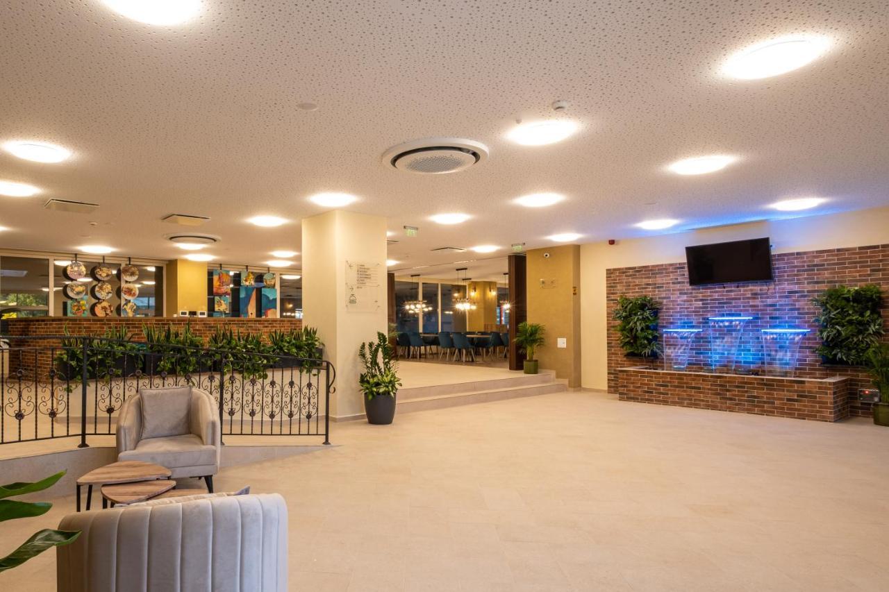Fiald Hotel&Spa Bacău Exteriér fotografie