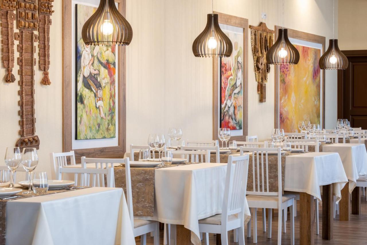 Fiald Hotel&Spa Bacău Exteriér fotografie