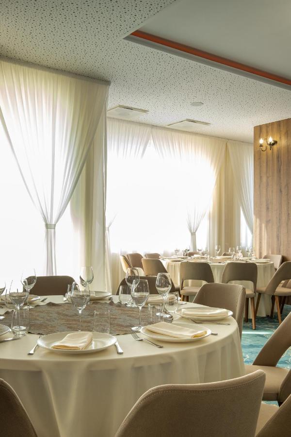 Fiald Hotel&Spa Bacău Exteriér fotografie