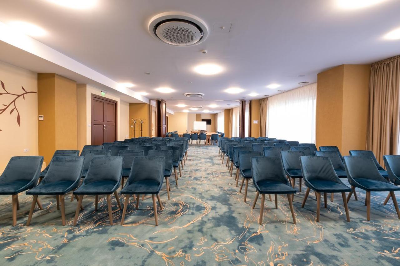 Fiald Hotel&Spa Bacău Exteriér fotografie